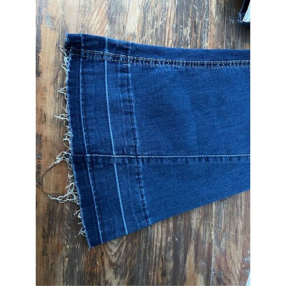 B6 Almost Famous Women's Denim Frayed Flared Jeans Blue Size 5‎ - Picture 5 of 8